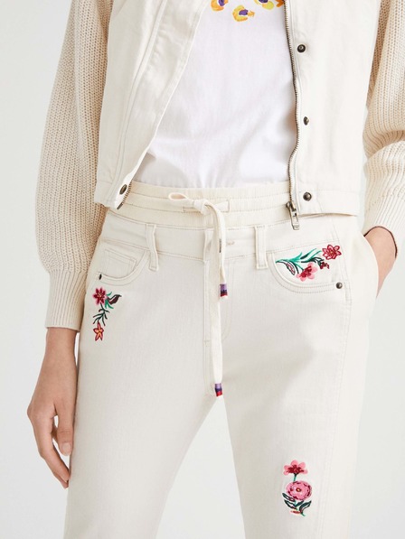 Desigual Cremefarbene Damenhose mit Blumenmuster Desigual Lita