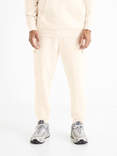 Celio Cremefarbene Herren Sweatpants mit Taschen Celio Boslap