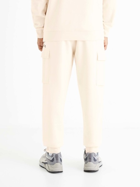 Celio Cremefarbene Herren Sweatpants mit Taschen Celio Boslap
