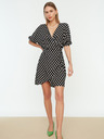 Trendyol Schwarzes Polka Dot Kleid Trendyol