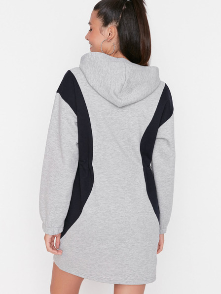 Trendyol Schwarz-grau gestreiftes Sweatshirt-Kleid mit Kapuze Trendyol