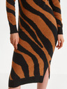 TOP SECRET Schwarzes und braunes gemustertes Pulloverkleid für Damen mit Schlitzen TOP SECRET
