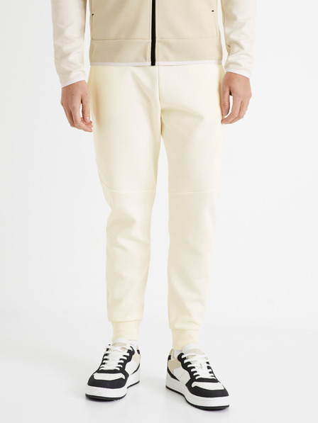 Celio Cremefarbene Herren-Sweatpants Celio Donewyoke