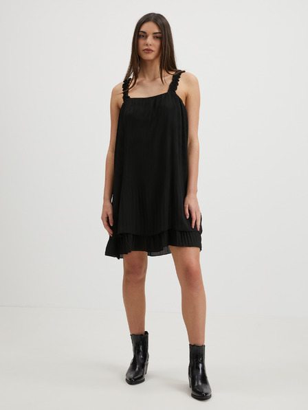 Jacqueline de Yong Schwarzes kurzes Plissee-Trägerkleid JDY Lila