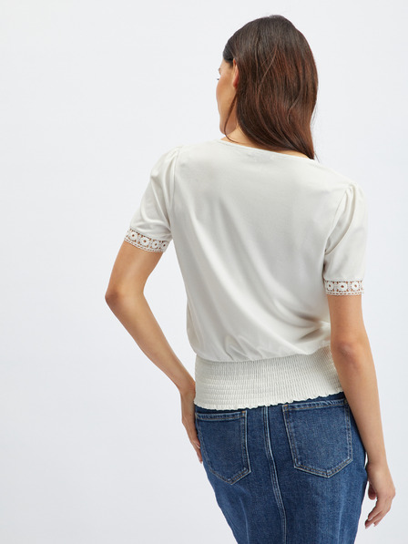 Orsay Weißes Damen-T-Shirt mit dekorativen Details ORSAY