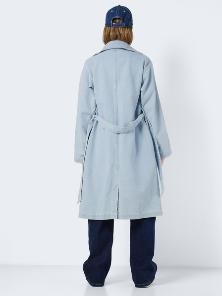 Noisy May Hellblauer Damenmantel aus leichtem Denim Noisy May Lili