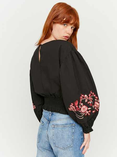 TALLY WEiJL Schwarze kurze Bluse mit Stickerei TALLY WEiJL