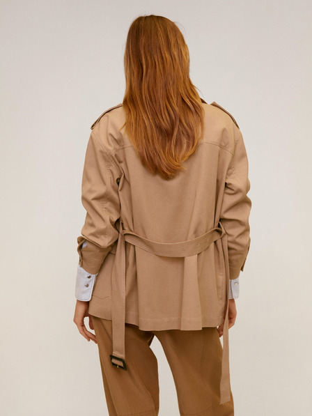 Mango Beigefarbene leichte Jacke mit Taschen Mango Cesi