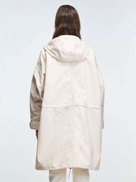 Levi's® Beige Levi's® Sloan leichte wasserdichte Jacke in Übergröße für Damen