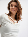 Orsay Weißes Damen-T-Shirt mit dekorativem Detail ORSAY