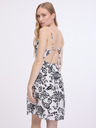 ONLY Weißes und schwarzes geblümtes Damenkleid ONLY Kiera