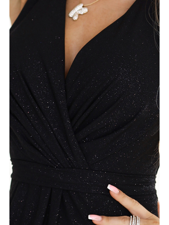 numoco Schwarzes langes Damenkleid aus Satin mit Ausschnitt und Schlitz Numoco