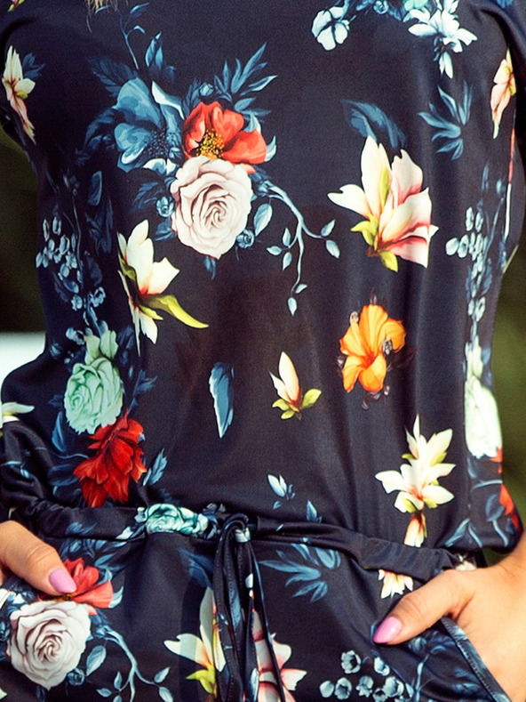numoco Sportliches Kleid - bunte Blumen auf dunkelblauem Hintergrund Numoco