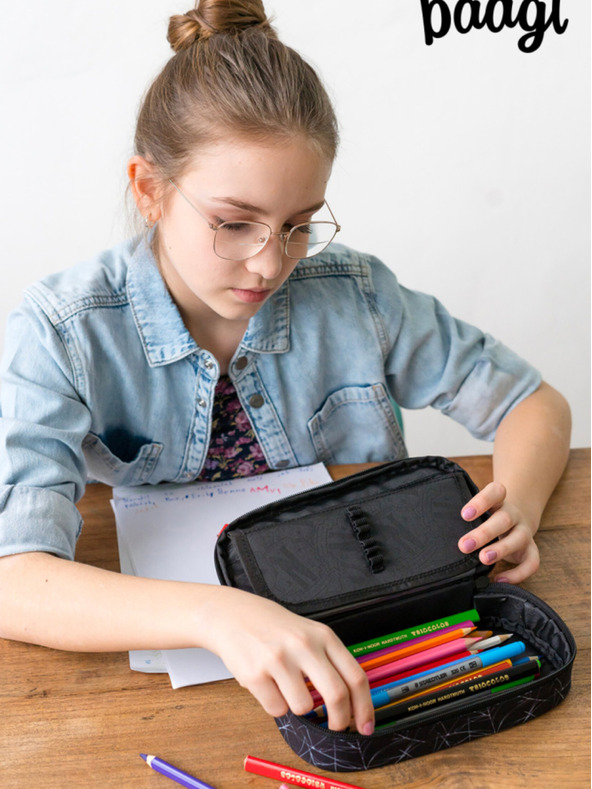 BAAGL  Schwarzes Schulmäppchen Wednesday Nevermore Baagl