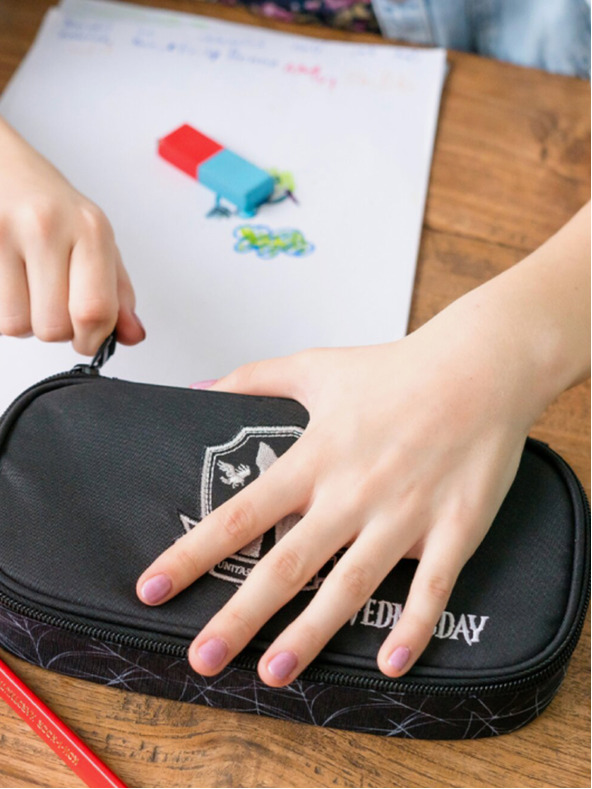 BAAGL  Schwarzes Schulmäppchen Wednesday Nevermore Baagl