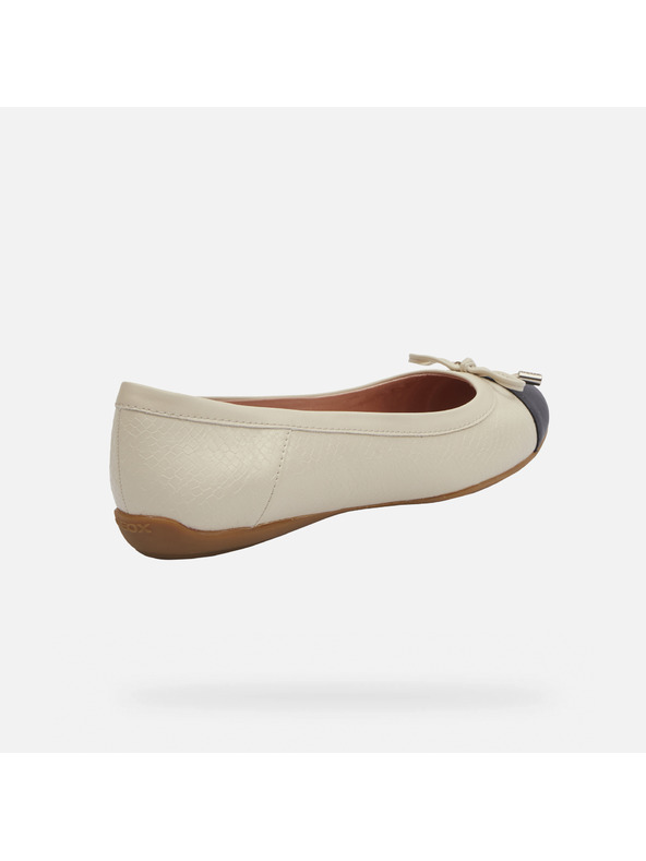 Geox Cremefarbene Damen-Ballerinas Geox Charlene