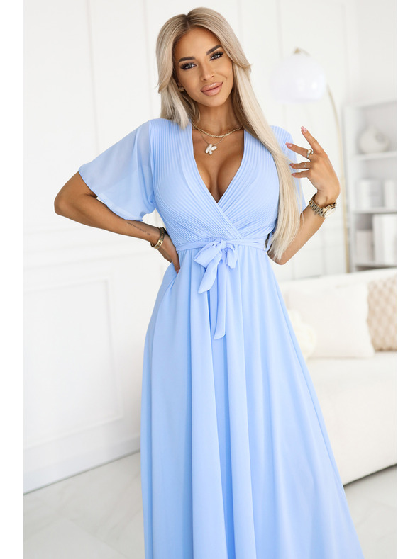 numoco 545-2 Langes Kleid mit plissiertem Ausschnitt und Bindung - hellblau